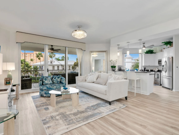 Spacious 3-Bedroom Condo in Naples - Renovated Resort-Style Amenities
